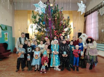  Новогодний утренник "Новогодние приключения Бабы Яги".