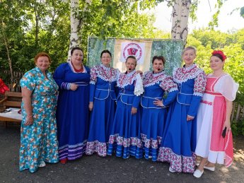 Играй гармонь, звени частушка!