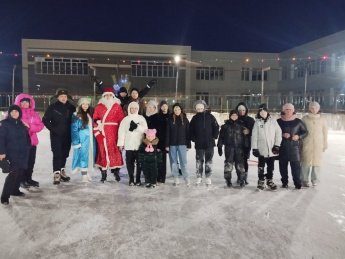 Новогодний ледовый бал