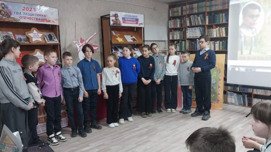 Он воевал стихом и песней