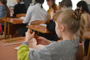 Мастер-класс «Брошь из георгиевской ленточки»