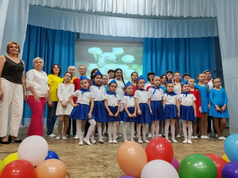 Праздничный концерт «Букет прекрасных поздравлений».